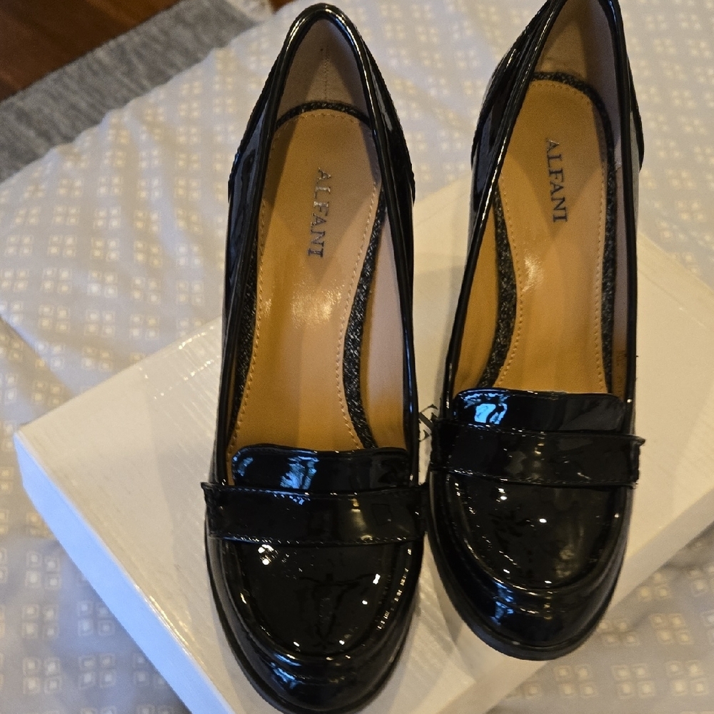 Aldo Black Patent Leather Heels with Chunky Block Heel - Picture 4 of 4